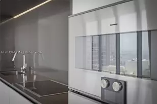 300 Biscayne Blvd, Miami, FL 33131 - Photo 9