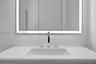 300 Biscayne Blvd, Miami, FL 33131 - Photo 21