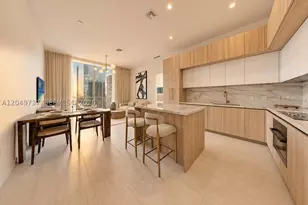 77 SE 5th, Miami, FL 33131 - Photo 3
