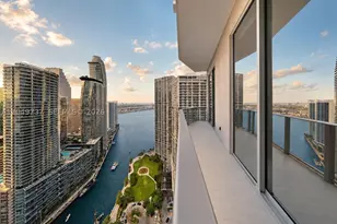 77 SE 5th, Miami, FL 33131 - Photo 15