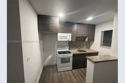 469 SW 3rd #9, Miami, FL 33130 - Photo 3