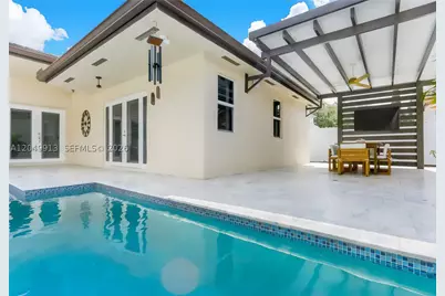 15241 NW 89th, Miami Lakes, FL 33018 - Photo 13