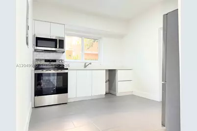 7325 Byron #3, Miami Beach, FL 33141 - Photo 5