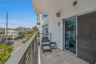 7700 Collins #3, Miami Beach, FL 33141 - Photo 3