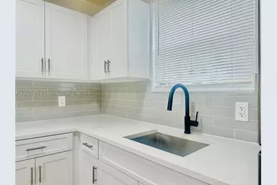 1545 NW 8th #105, Miami, FL 33136 - Photo 5