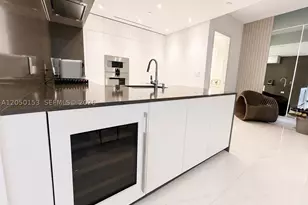 300 Biscayne Blvd, Miami, FL 33131 - Photo 13