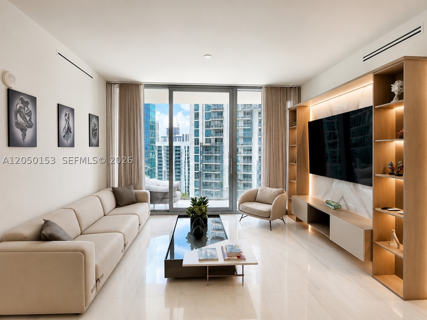 300 Biscayne Blvd #2609W - 300 Biscayne Blvd #2609W, Miami, FL 33131 Luxury Property | Jose Angel Pina