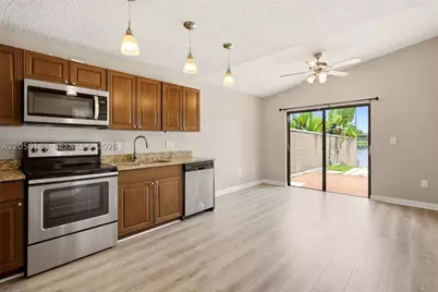 2555 W 65th, Hialeah, FL 33016 - Photo 13