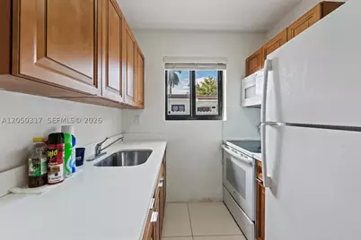 1911 NW 30th #3, Miami, FL 33142 - Photo 5