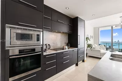 900 Biscayne #3704, Miami, FL 33132 - Photo 5