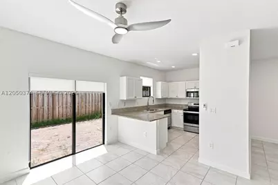 125 SE 34th, Homestead, FL 33033 - Photo 7