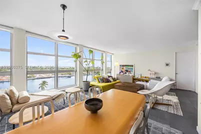 5055 Collins #9K, Miami Beach, FL 33140 - Photo 5