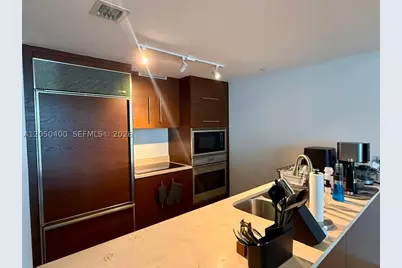 475 Brickell #1012, Miami, FL 33131 - Photo 7