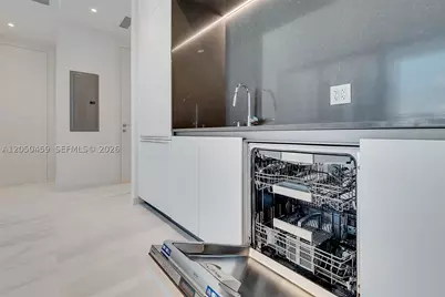 300 Biscayne Boulevard #3008W, Miami, FL 33131 - Photo 5