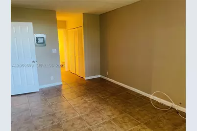 2401 Riverside #114-B, Coral Springs, FL 33065 - Photo 9