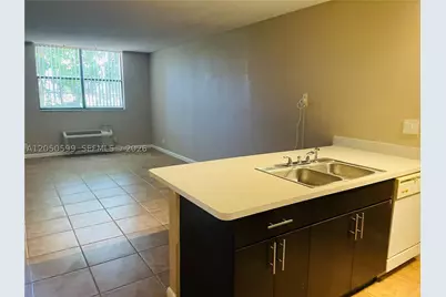 2401 Riverside #114-B, Coral Springs, FL 33065 - Photo 5