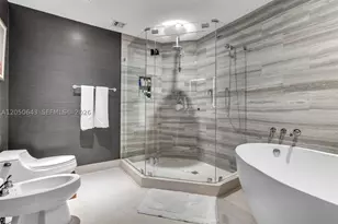 848 Brickell Key, Miami, FL 33131 - Photo 21