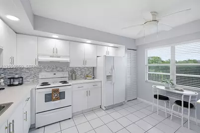 1300 SW 125th #406K, Pembroke Pines, FL 33027 - Photo 7