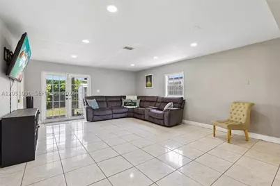 250 N 66th, Hollywood, FL 33024 - Photo 17