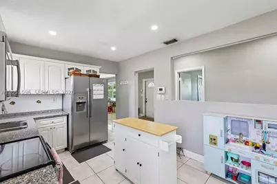 250 N 66th, Hollywood, FL 33024 - Photo 23