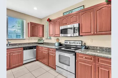 912 NW 204th, Miami Gardens, FL 33169 - Photo 29