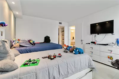 100 Bayview #2014, Sunny Isles Beach, FL 33160 - Photo 11
