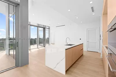 2411 Laguna #611, Miami, FL 33181 - Photo 9