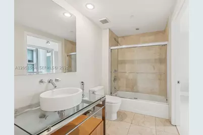 6000 Collins #306, Miami Beach, FL 33140 - Photo 15