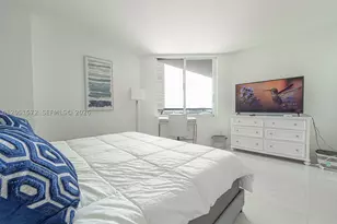 335 S Biscayne, Miami, FL 33131 - Photo 11