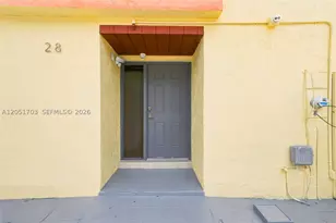 9674 Fontainebleau, Miami, FL 33172 - Photo 13