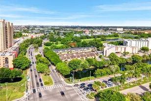 9674 Fontainebleau, Miami, FL 33172 - Photo 7