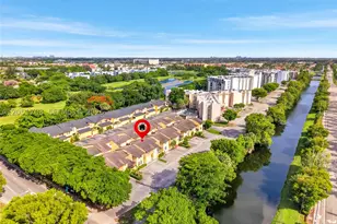 9674 Fontainebleau, Miami, FL 33172 - Photo 5
