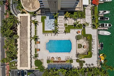 5600 Collins #7J, Miami Beach, FL 33140 - Photo 45