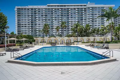 5600 Collins #7J, Miami Beach, FL 33140 - Photo 37
