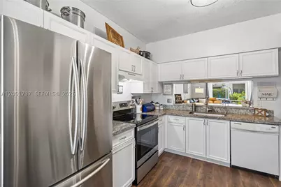 9928 NW 57th, Coral Springs, FL 33076 - Photo 3