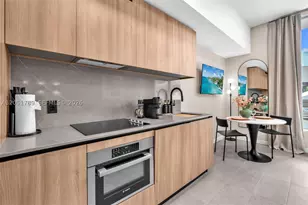 121 NE 5th, Miami, FL 33132 - Photo 17