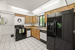 19996 NE 5th, Miami, FL 33179 - Photo 13