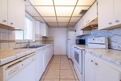 200 178th #711, Sunny Isles Beach, FL 33160 - Photo 15