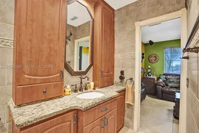 2359 W 74th #1-104, Hialeah, FL 33016 - Photo 21