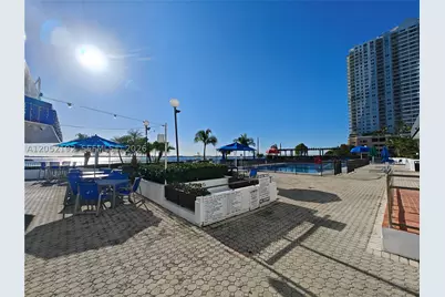 825 Brickell Bay #350, Miami, FL 33131 - Photo 17