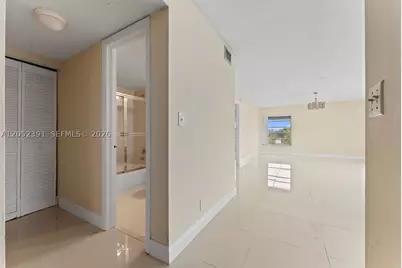 430 Commodore #310, Plantation, FL 33325 - Photo 7
