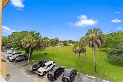 430 Commodore #310, Plantation, FL 33325 - Photo 15