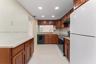 430 Commodore #310, Plantation, FL 33325 - Photo 29