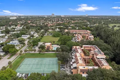 430 Commodore #310, Plantation, FL 33325 - Photo 35