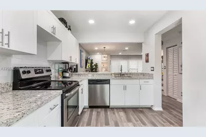 785 Crystal Lake #785, Deerfield Beach, FL 33064 - Photo 3