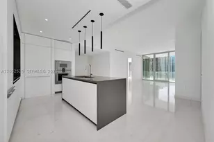 300 Biscayne Blvd, Miami, FL 33131 - Photo 13