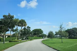 900 NW Greensward, Delray Beach, FL 33445 - Photo 5