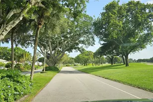 900 NW Greensward, Delray Beach, FL 33445 - Photo 3