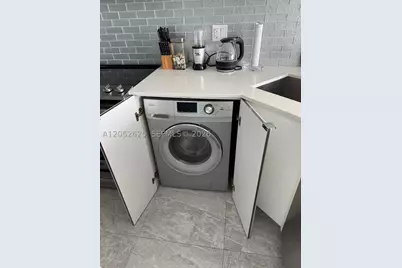 1000 West #1419, Miami Beach, FL 33139 - Photo 13