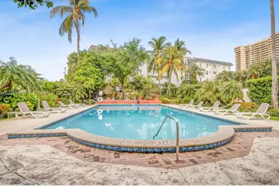 255 W 24th #302, Miami Beach, FL 33140 - Photo 9